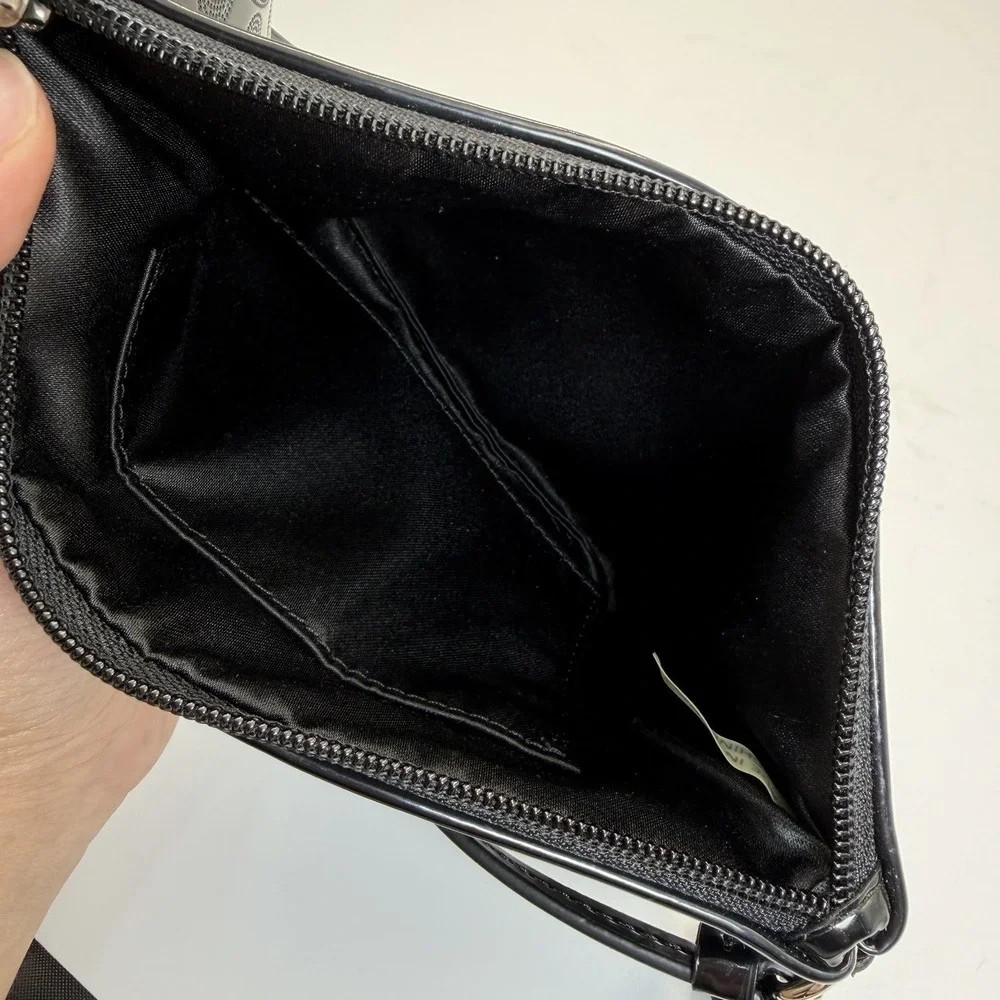 Coach 5x7 Embossed Black Patent Leather Bow Heart Wristlet Wallet 7.5'' X 5''